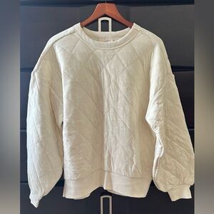 Universal Thread quilted pullover long sleeve sweatshirt. Cream color.  Size M